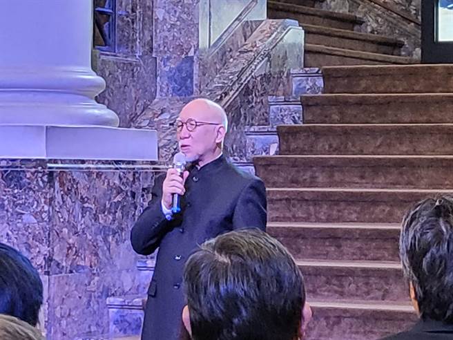 台北爱乐合唱团艺术总监杜黑表示，他的人生很幸运，能把兴趣和工作结合在一起，24小时与合唱为伍也不会累。（李欣恬摄）