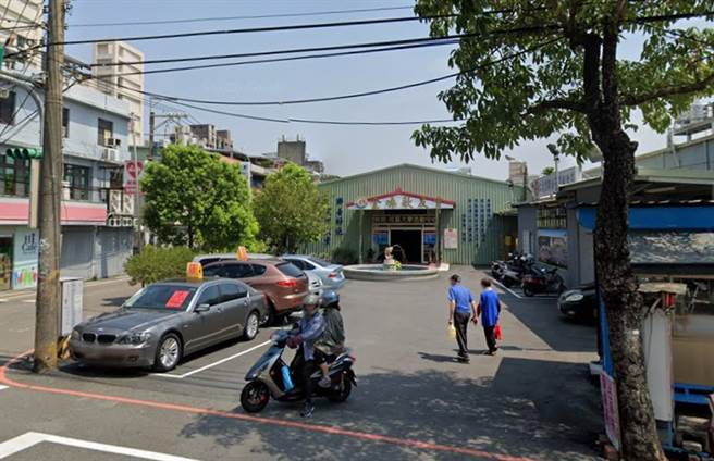 桃園市政府公布4確診個案足跡，連續5天造訪中壢金嗓歌友會。（圖／翻攝Google Maps）