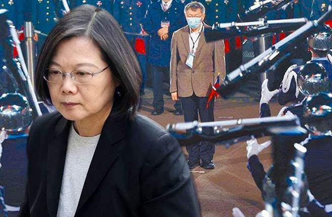 台北市长柯文哲元旦独自在贵宾区「罚站」吹冷风，蔡英文对此事很不开心。(图/资料照合成)