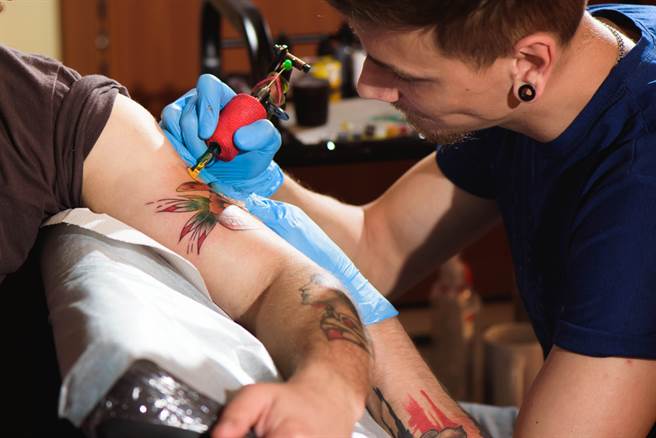 禁令主要目的在于，当艺术创作的本质应用于人体身上时能够更加安全无虞。(示意图／shutterstock)