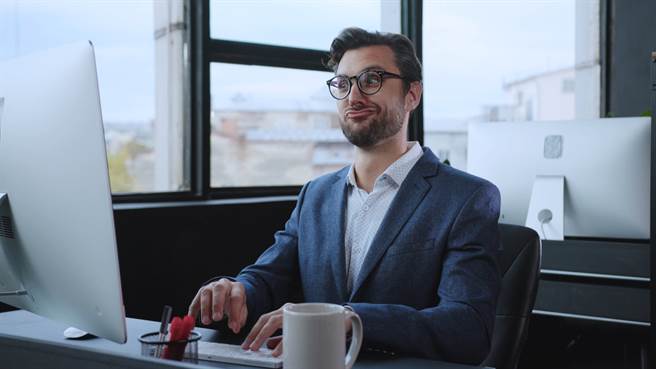 魔羯座、天蝎座、天秤座、巨蟹座、处女座的人在职场中可说是装傻的行家，大家都被他们骗得团团转。(示意图／Shutterstock)