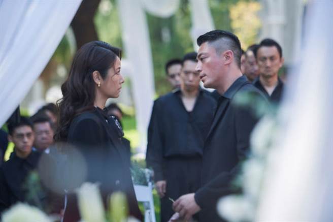 林心如和老公霍建华在《华灯初上》里，有不少对手戏。(图/ 摘自《华灯初上》剧照)