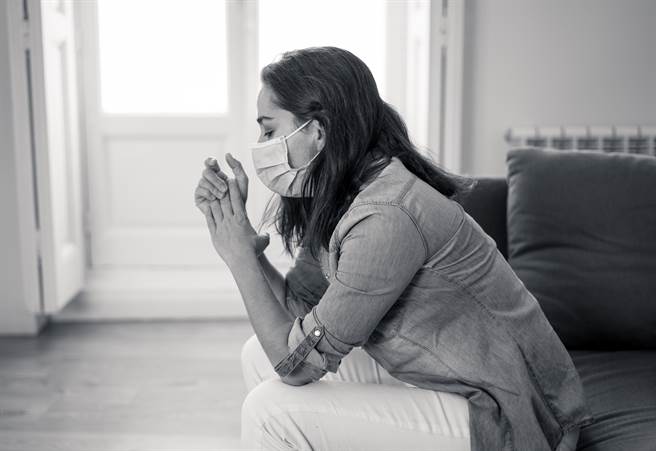 女大声罹患性成瘾，自高中起几乎每2天就换1个性伴侣，精神科医师杨聪财发现她是因为从小得不到完整亲密关系，长大后透过性爱满足亲密关系的欲望。（示意图/Shutterstock提供）