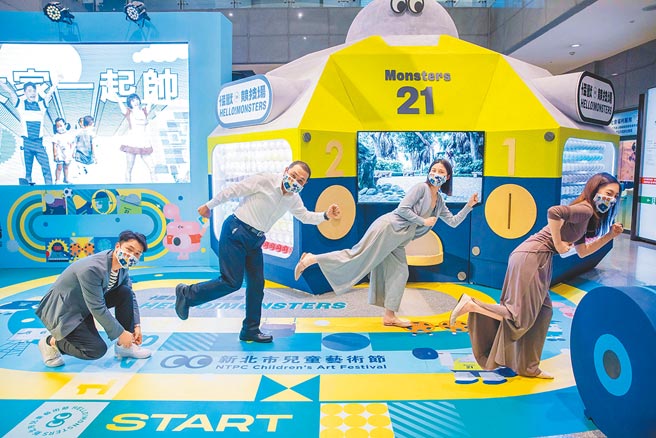 新北市政府副发言人吕家恺（左一）、戴湘仪、（右二）、蔡畹蓥（右一）传出都将投入新北市议员选战，地方忧心「侯家军」恐分食蓝营基本盘。（新北市政府提供／陈慰慈新北传真）