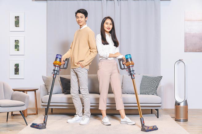 Dyson昨（4日）在台推出全新Dyson V15 Detect，定价2万4900元起。（Dyson提供）
