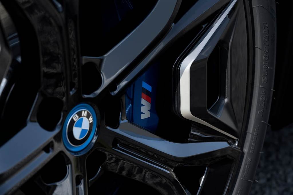 i、X、M大融合創造BMW迄今為止最強電動SAV：iX M60(圖/CarStuff)