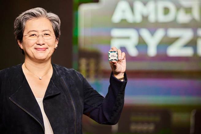 AMD執行長蘇姿丰(Lisa Su)首度揭示Ryzen 7000系列處理器，將採用5奈米Zen 4架構，預計在2022年下半年問市。圖／AMD提供