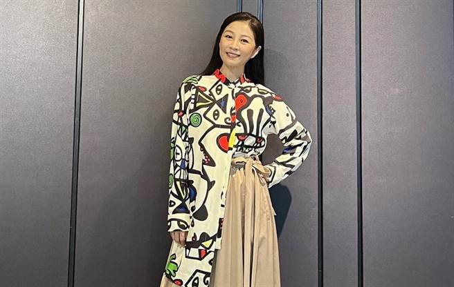 演艺圈美魔女艺人方文琳。（图／FB@方文琳）