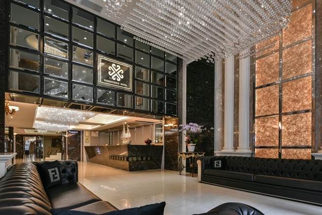 （高铁假期以台北出发到高雄，入住高雄首福大饭店、两人同行为例，每人只要2760元起。图／台湾高铁提供）