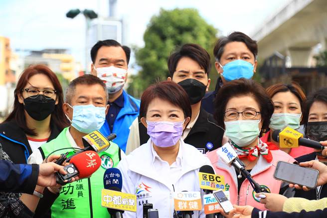 卢秀燕表示，相关的防疫新作为将在下午3点开记者会说明。（张妍溱翻摄）