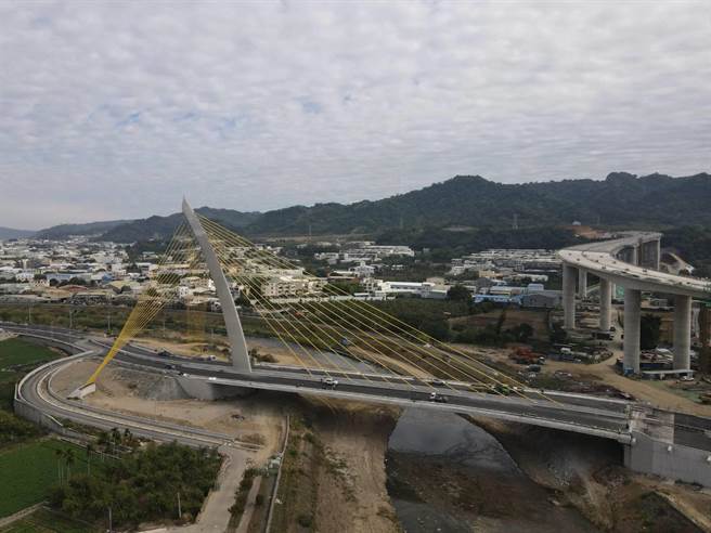 豐原連絡道斜張橋主跨側。（高速公路局提供／王文吉台中傳真）