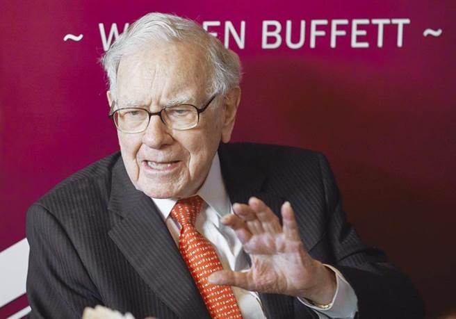 联准会公布鹰派会议纪要后，美股暴跌近400点，科技股沦重灾区。（路透）