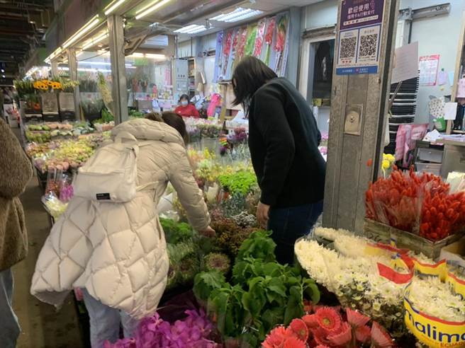 未来花束价格将随品质提升微幅增加1成，一束最高上涨30元。（黄婉婷摄）