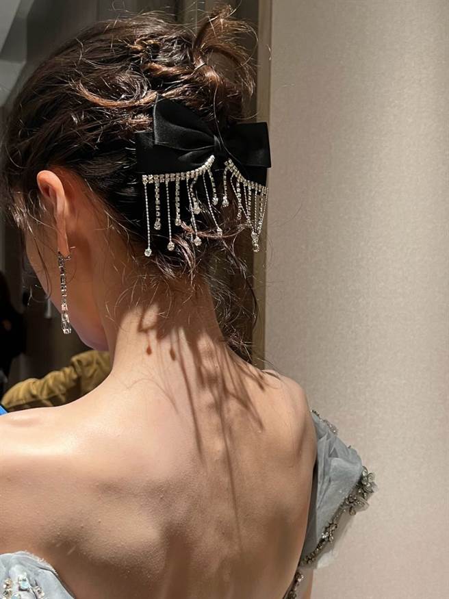 Angelababy瘦到令人心疼。(图/翻摄自杨颖工作室微博)