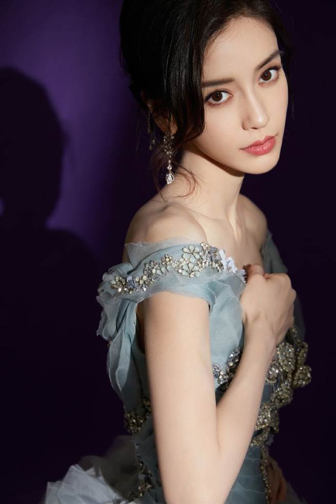 Angelababy的造型仙气十足。(图/翻摄自杨颖工作室微博)