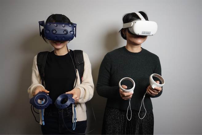 VR 头戴显示装置是进入元宇宙体验的重要设备之一。（摄影／林冠良）