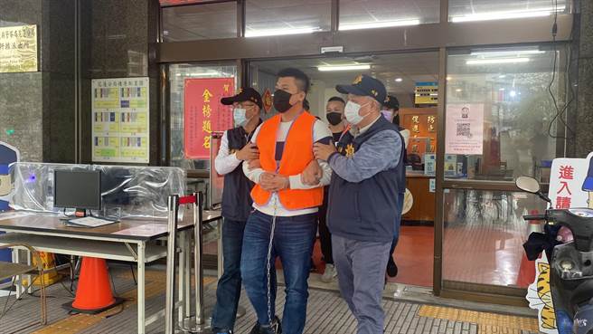 23歲邱姓主嫌為首的不良份子組織近日與多名20多歲的黨羽，在花蓮市區發生多起糾眾暴力事件，甚至還波及無辜民眾，經花蓮警分局動用百餘名警力，兵分20路，成功逮捕邱等16人。（羅亦晽攝）