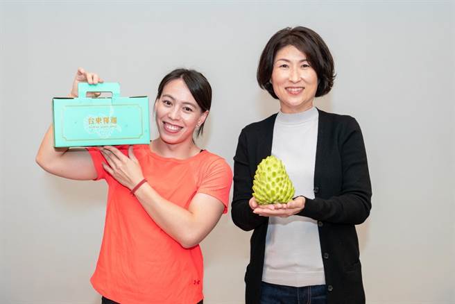 舉重女神郭婞淳力挺台東鳳梨釋迦。（台東縣府提供／蔡旻妤台東傳真）