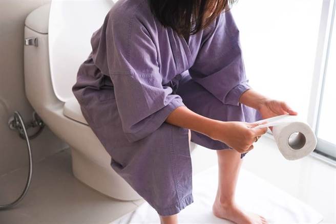 各个同事在上班期间都会有自己的「消遣活动」。（示意图/取自Shutterstock）