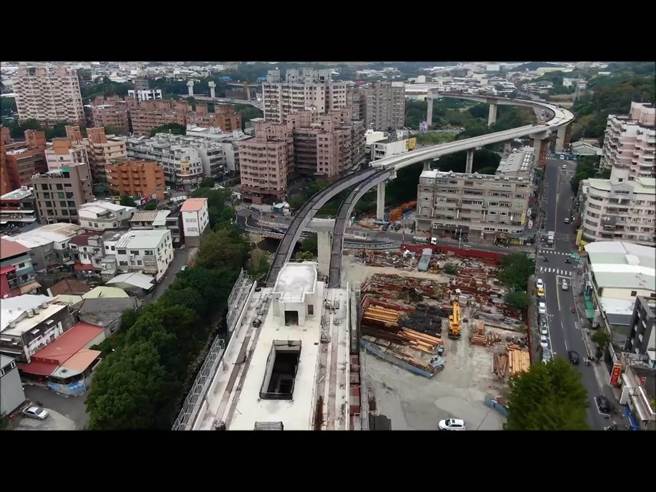 新北市捷运局将在三莺线国华站周边打造「公八公园」，近期完成初步设计，将分区打造幼童、中老年、青少年的使用空间，特别的是青少年区域也设置了极限运动场，未来将作为滑板运动使用。（新北市捷运局提供）