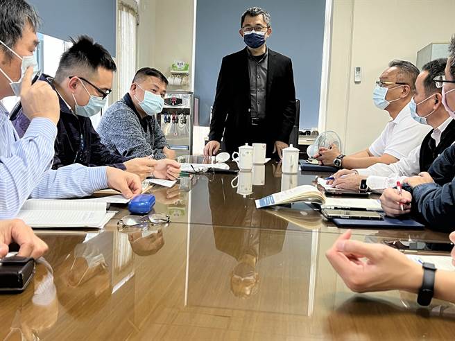 加強查察賄選及治安維護工作，台中地檢署主任檢察官詹益昌6日前往霧峰分局做「選舉查賄制暴」重點任務提示。（霧峰分局提供／黃國峰台中傳真）