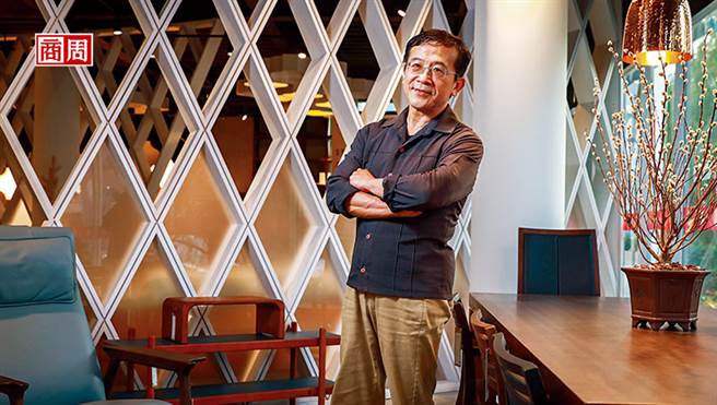 有情门董事长江世桢接班36年来，带领公司转型4次，2021年营收再创新高，是台湾罕见成功的本土家具品牌。(摄影者：陈宗怡)