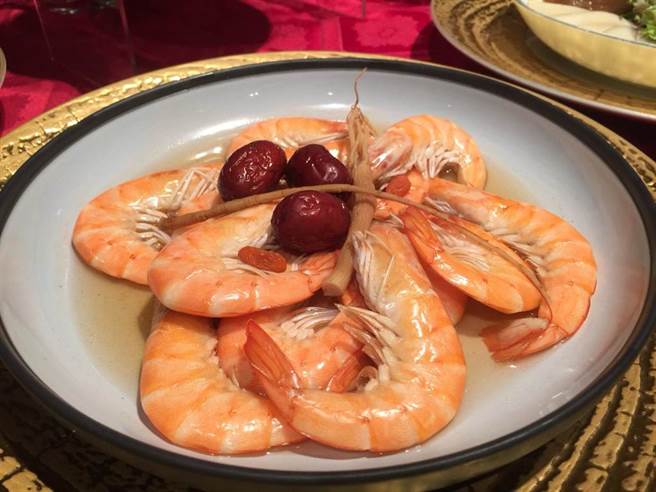 醉蝦是過年最常見的年夜飯料理之一。（圖／本報資料照片、林承彥攝）