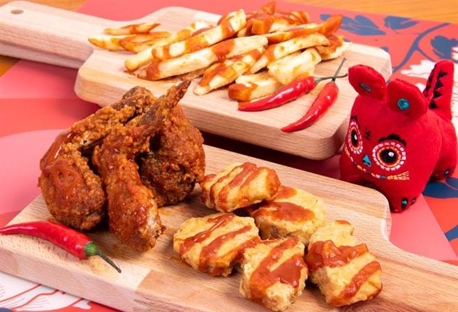 汉堡王期间限定酸辣鸡块、鸡翅、薯条，套餐159元起。（汉堡王提供）