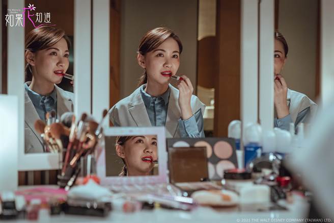 林玟谊1人饰医生、酒吧辣妹。（卫视中文台提供）