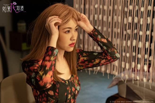 林玟谊1人饰医生、酒吧辣妹。（卫视中文台提供）