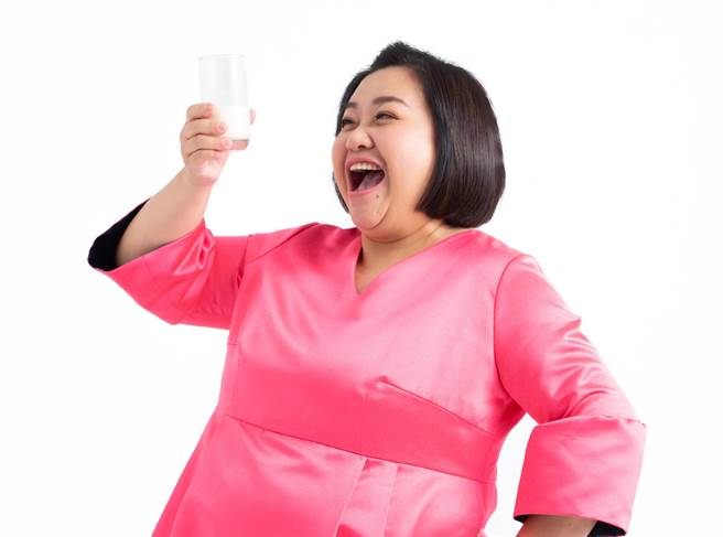 「全民婆婆」锺欣凌接代言藏洋葱。（红牛奶粉提供）