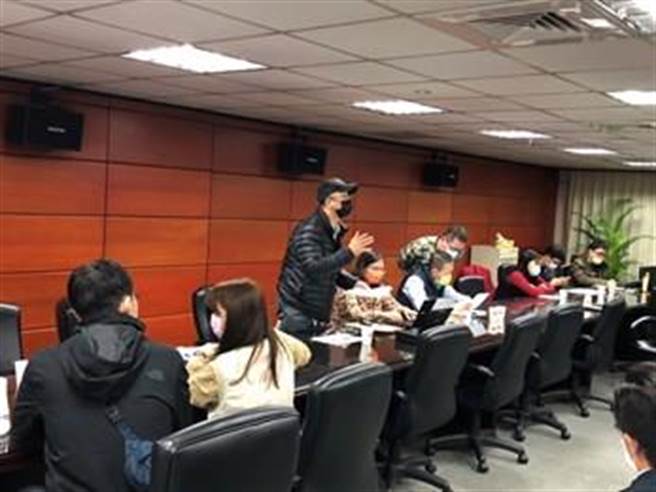 跨部会「物价联合稽查小组」6日针对3家上游大盘商进行现场稽查，防范及遏止任何哄抬、囤积等行为，维持国内民生物价稳定。法务部提供