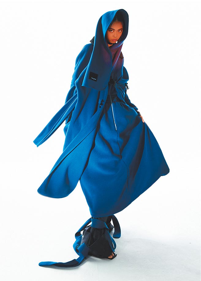 Tomorgenne顧問為Seivson品牌主理人申子芹，故於服裝中融入其「多層次疊穿」、「休閒、正裝兩穿」的特色。（Tomorgenne提供）