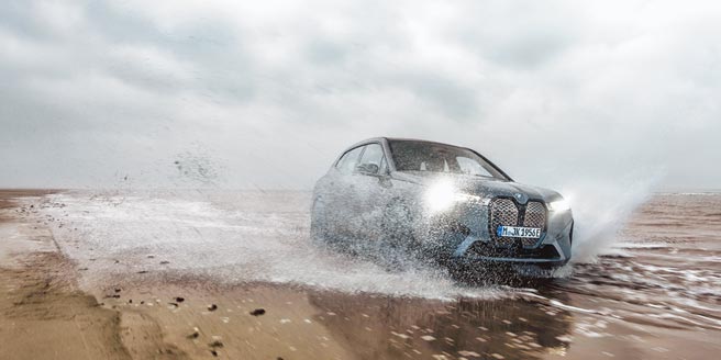 BMW iX M60從靜止加速到100km/h僅需3.8秒。（BMW提供）