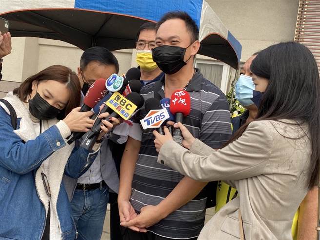 死者丈夫的妹婿庄先生出面向媒体表示，他代表哥哥向外界致谢，至今哥哥和小孩都还不知妻子以及母亲已过世。（石秀华摄）