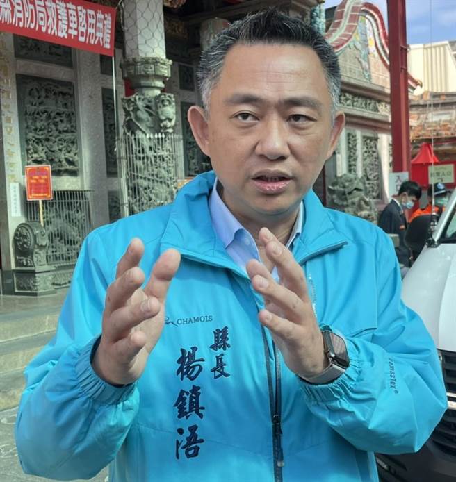 楊鎮浯強調，一旦提高到3級警戒，就會考量重啟機場入境快篩，做好鄉親健康把關工作。（李金生攝）