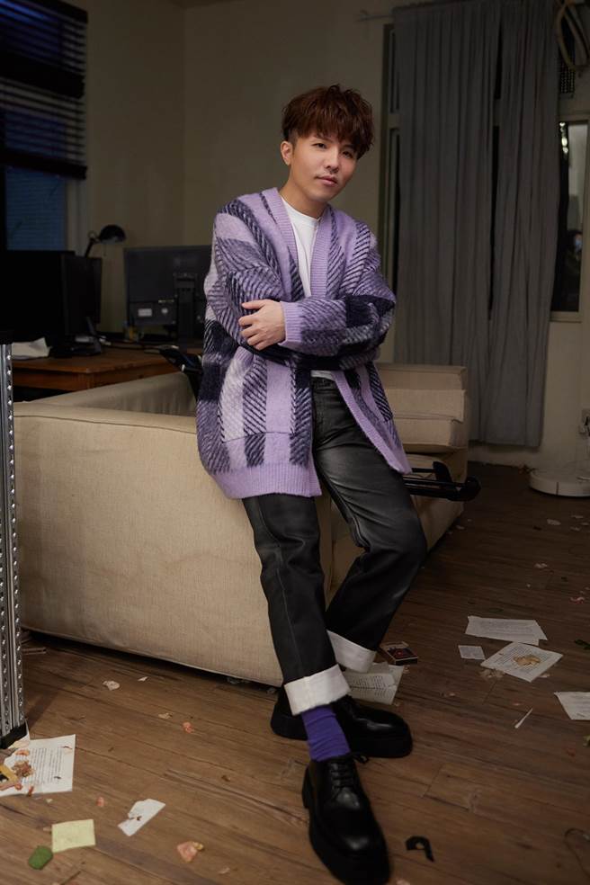 小宇的新歌MV邀朱轩洋主演。（华纳音乐提供）