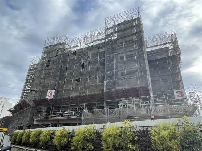 台中市府扩大营造工地春安劳动检查，未符规定者已裁罚并限期改善。（台中市府提供／卢金足台中传真）