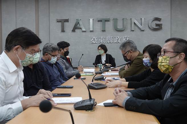 因應疫情，台東縣府7日舉行應變及整備會議。（蔡旻妤攝）