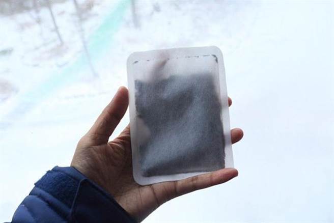 暖暖包放錯位置就不保暖了 (圖/Shutterstock)