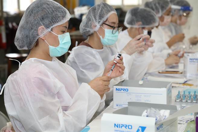 嘉县9日将全面扩大开打第三剂疫苗。（嘉义县政府提供／张亦惠嘉县传真）