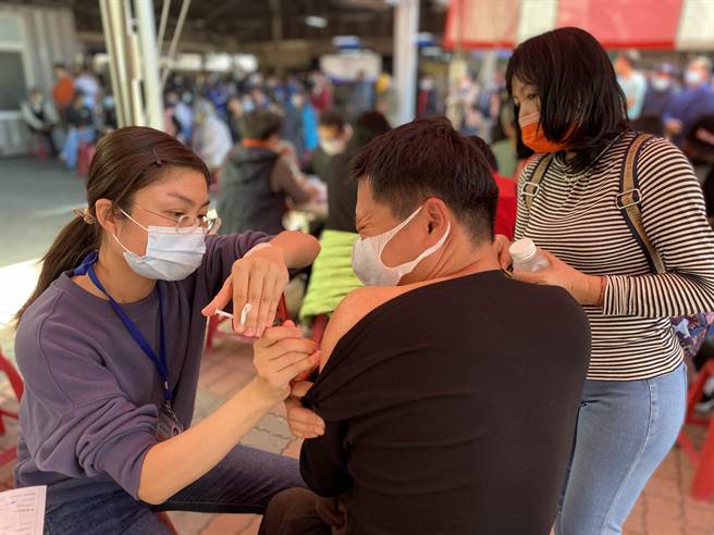台南市卫生局统计，符合第3剂接种资格者有56万5718人。(本报资料照片)