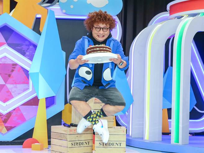 纳豆今开心过生日。（粘耿豪摄）