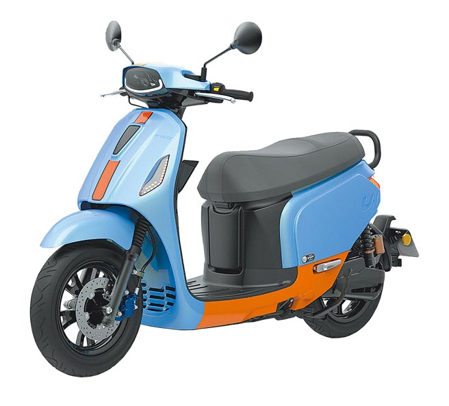 新光三越會員10日扣88萬點，換9萬5800元的PGO Ur1 Plus電動車，全台限量3台。（新光三越提供）