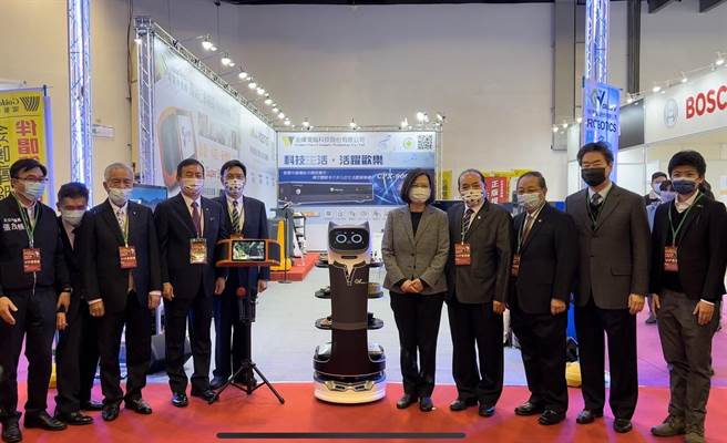 2022台北世贸电器影音资讯年终购物节展，热闹登场。（蔡世寅提供／卢金足台中传真） 