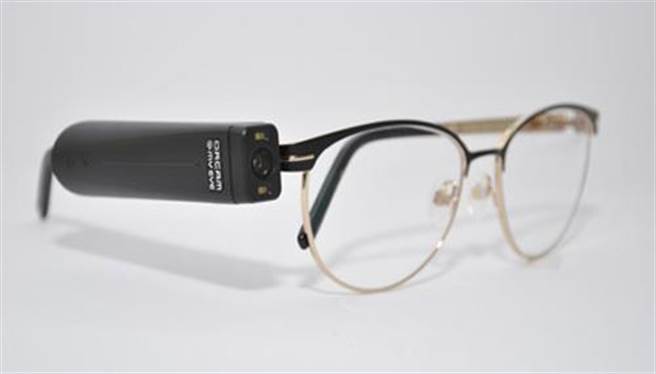 OrCam MyEye PRO &#8211; OrCam Technologies（翻摄CES官网）