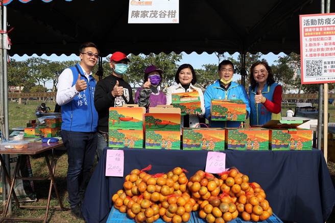 雲林縣斗六茂谷柑節促銷「1305茂谷柑」，助民眾健康過好年。（張朝欣攝）