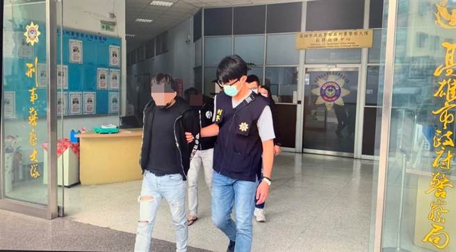 蔡姓男子因贩毒又持枪，遭警方逮捕送办。（翻摄照片／石秀华高雄传真）