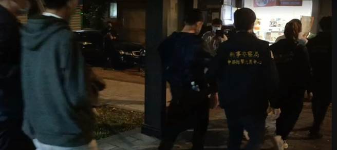 警方破獲網路簽注機房，逮獲犯行送辦。(翻攝照片／林欣儀台中傳真)