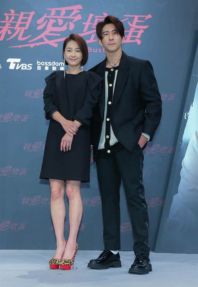 修杰楷（右）、六月新戲演夫妻。（粘耿豪攝）